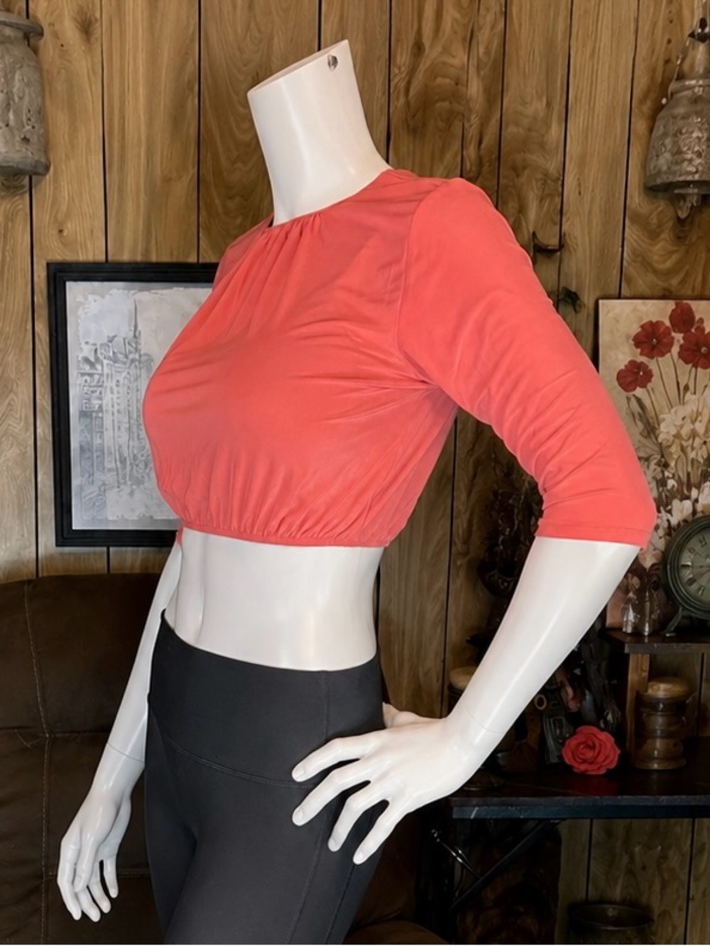 Solo La Fe Women's Coral Crop Top 3/4 Sleeve Stretch Shirt Size M